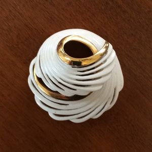 ✨White and Gold Swirl Brooch